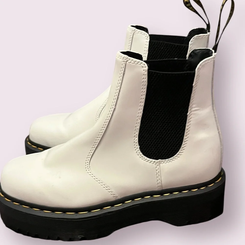 Dr. Martens white Ankle Boots - Size 8 - Picture 4 of 6